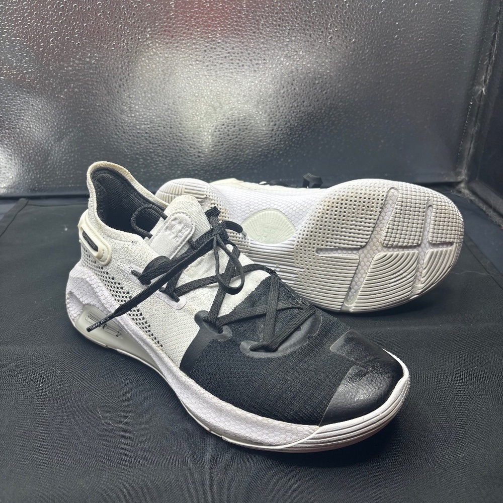 *LAST CHANCE* EVERYTHING MUST GO Under Armour Curry 6 Youth 6.5 / Women’s Size 8